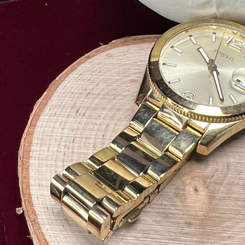 FOSSIL Gold Tone Watch ✨ - Picture 7 of 15